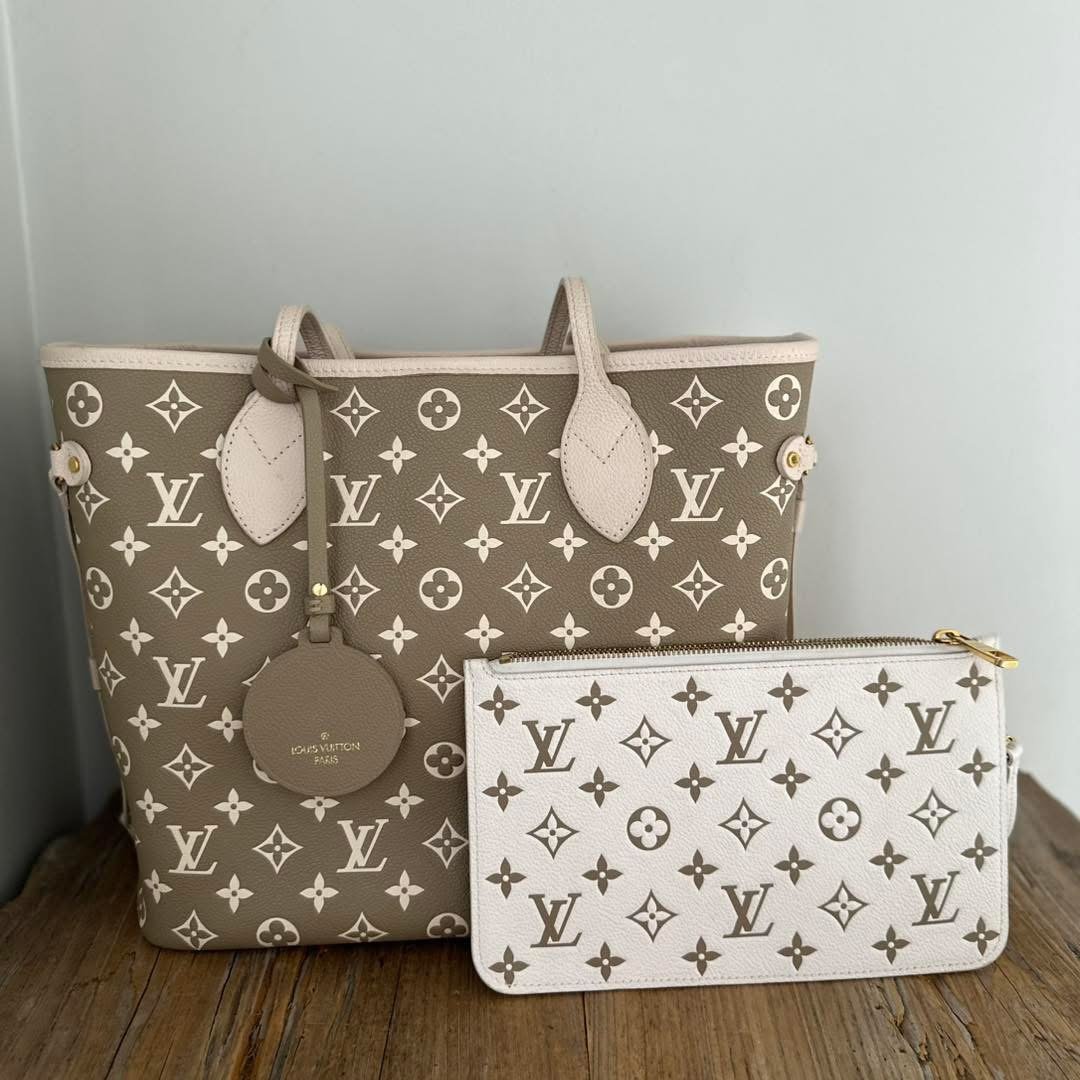 Neverfull leather tote Louis Vuitton