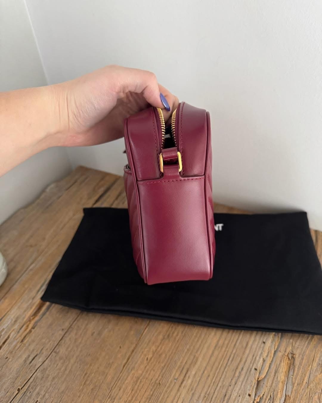 SAINT LAURENT LOU MEDIUM YSL CAMERA BAG - ROUGE OPIUM