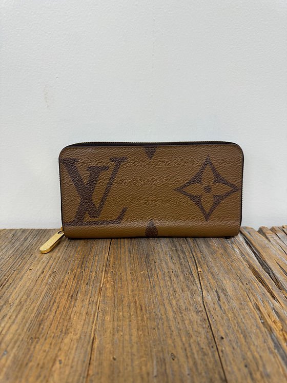 LV Reverse Monogram Zippy Wallet