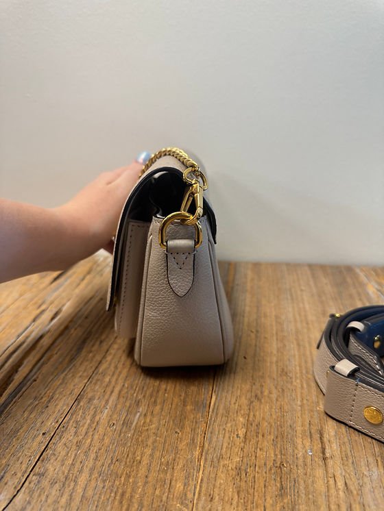 LV Grained Calfskin Lockme