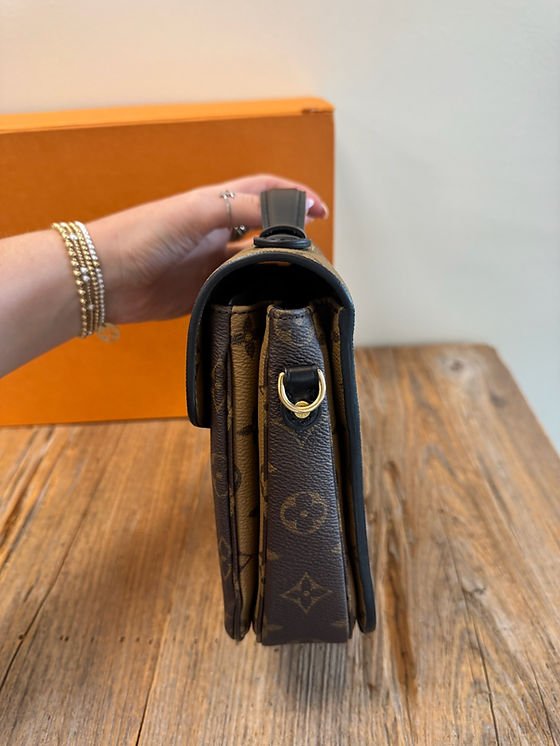 LV Reverse Monogram Pochette Métis
