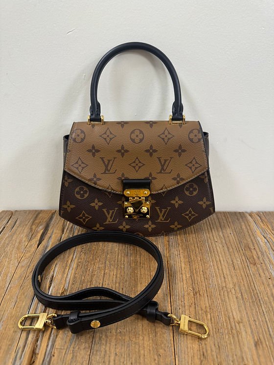 Louis Vuitton Reverse Monogram Tilsitt