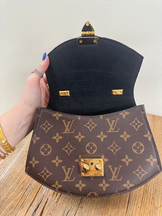 Louis Vuitton Reverse Monogram Tilsitt