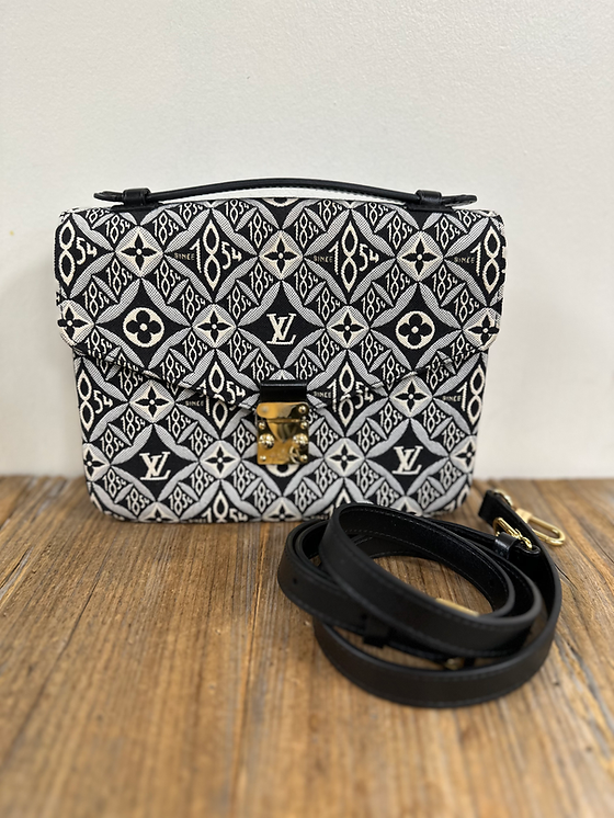 Louis Vuitton 1854 Pochette Métis